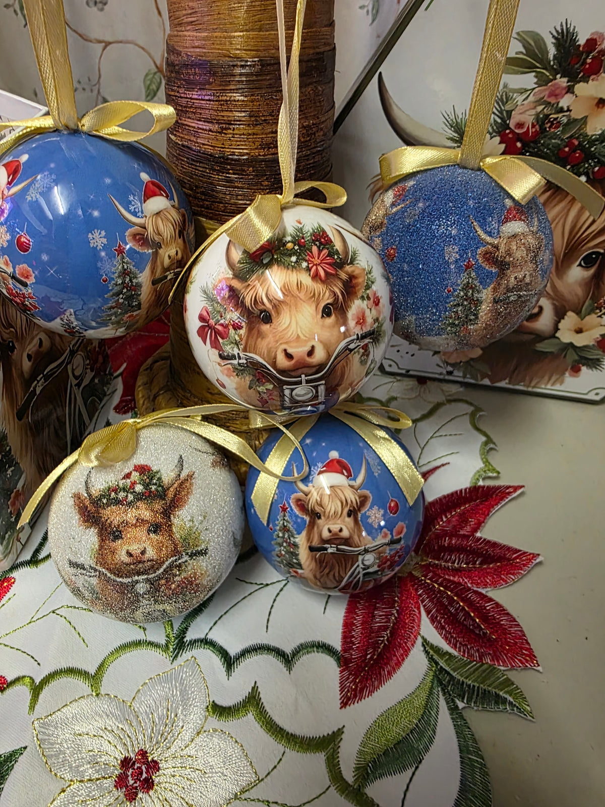Bauble Box 7.5cmx14 Cow (Highland Cows)