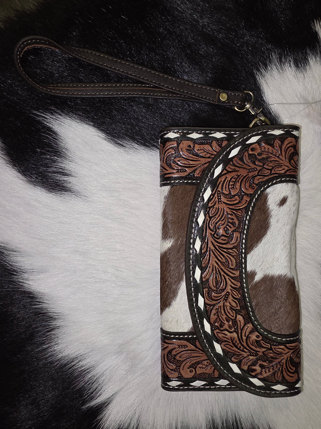 Tooling Leather Cowhide Trifold Wristlet Wallet – AW39 – Mateo