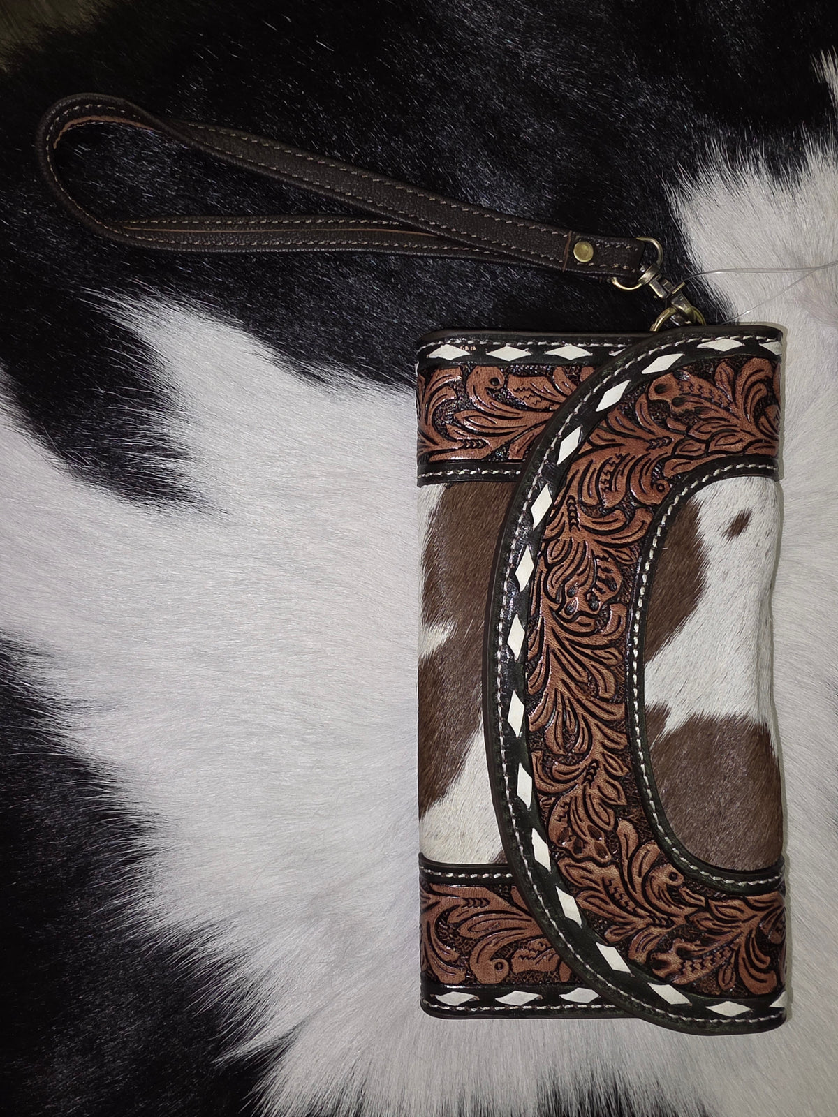 Tooling Leather Cowhide Trifold Wristlet Wallet – AW39 – Mateo